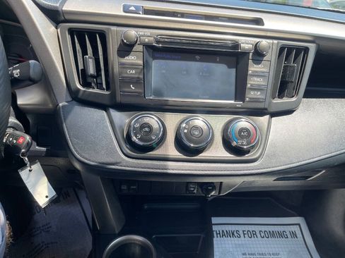 Used 2015 Toyota RAV4 LE AWD/4WD image 16