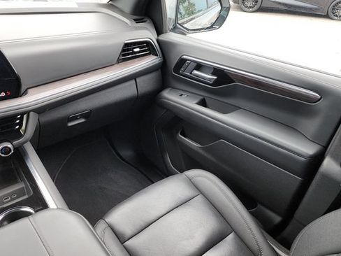 Used 2025 Chevrolet Tahoe Z71 AWD/4WD image 23