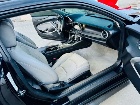 Used 2017 Chevrolet Camaro SS image 21