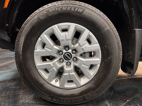 Used 2023 Nissan Frontier SV w/ Technology Package image 21