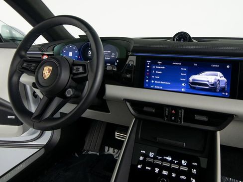 Certified 2025 Porsche Macan 4S Electric image 30