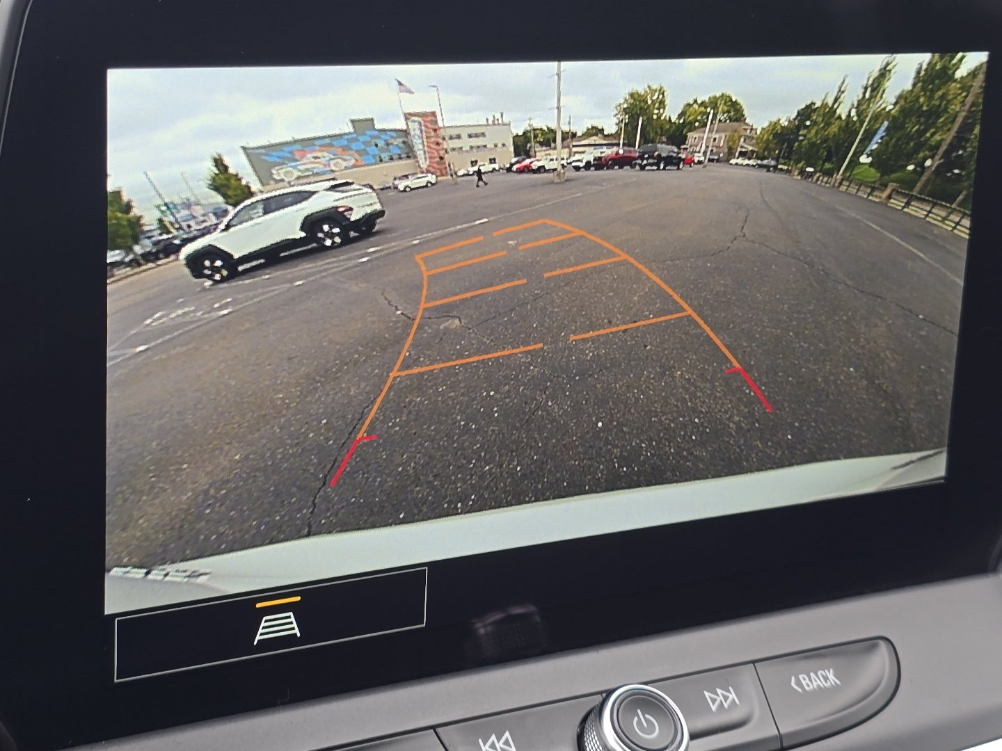 Used 2025 Chevrolet Blazer LT FWD image 4