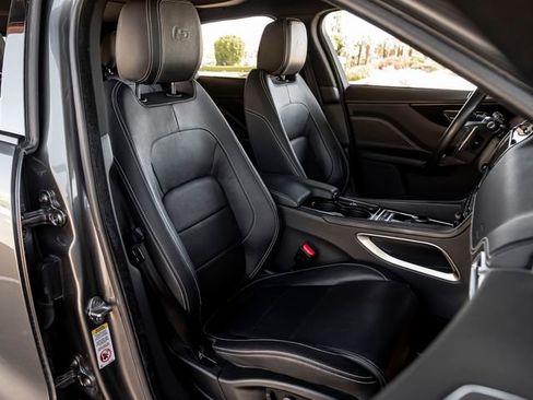 Used 2017 Jaguar F-PACE S AWD/4WD image 29