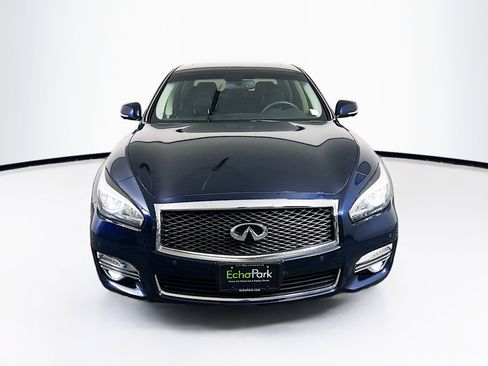Used 2017 INFINITI Q70 3.7 image 2