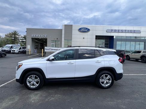 Used 2023 GMC Terrain SLE w/ Driver Convenience Package AWD/4WD image 5