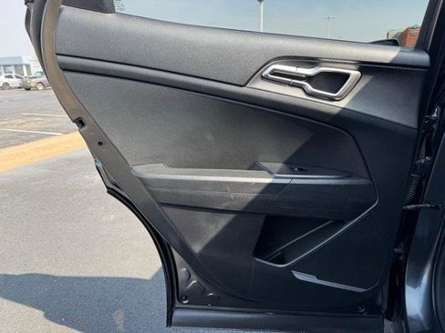 Used 2023 Kia Sportage LX image 30