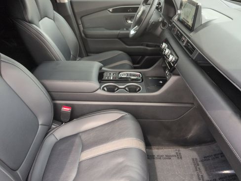 Used 2024 Honda Pilot Touring image 37