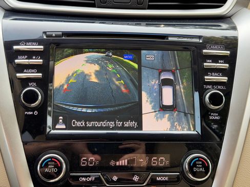 Used 2017 Nissan Murano Platinum w/ Platinum Technology Package FWD image 5