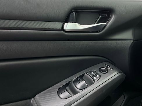 Used 2025 Nissan Altima 2.5 SV image 21