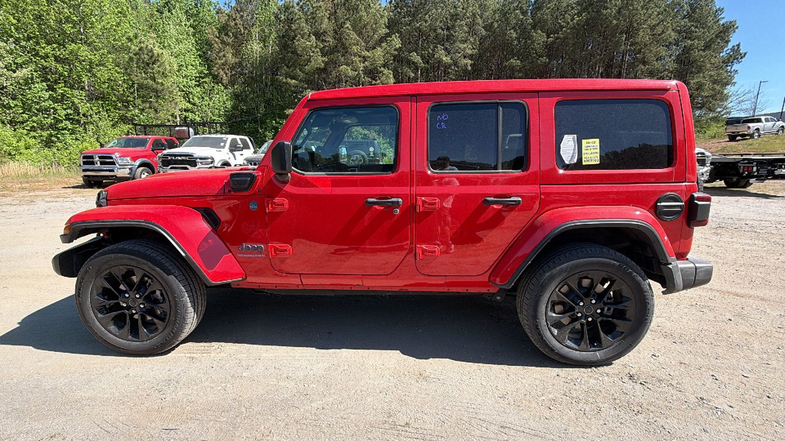 Used 2025 Jeep Wrangler Unlimited Sahara w/ Safety Group AWD/4WD image 11