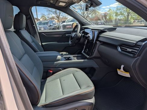 New 2026 GMC Acadia AT4 w/ Luxury Package AWD/4WD image 23