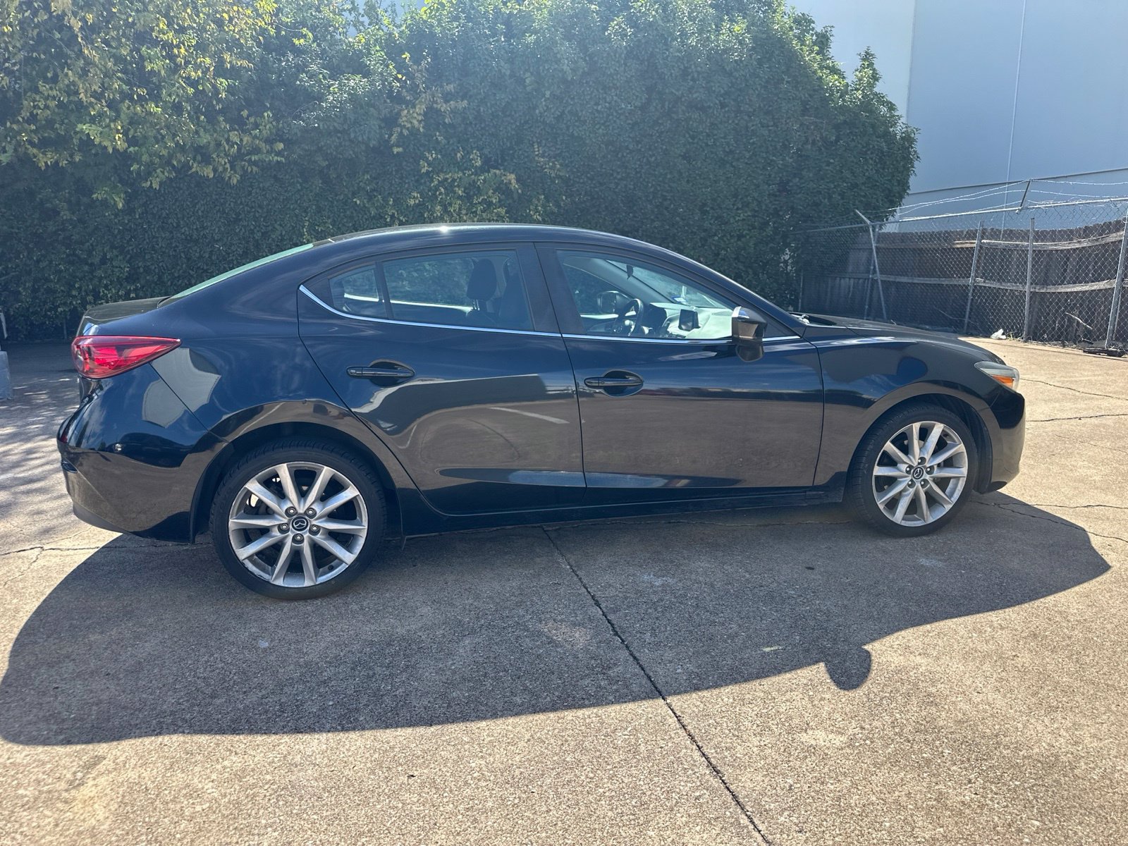 Used 2017 MAZDA MAZDA3 Touring FWD image 5