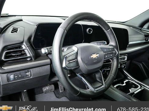 Certified 2025 Chevrolet Traverse LT FWD image 4
