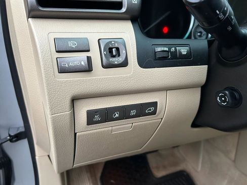 Used 2008 Lexus LX 570 Sport Utility AWD/4WD image 10