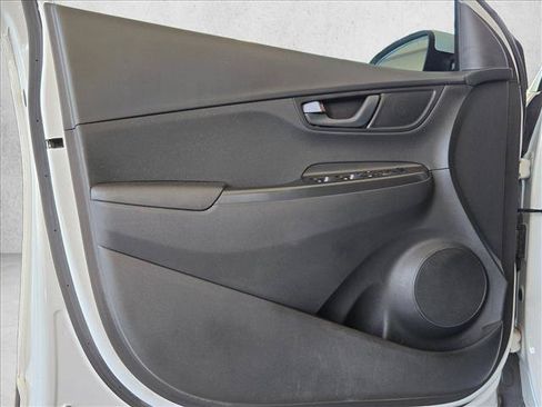 Used 2023 Hyundai Kona SEL AWD/4WD image 10