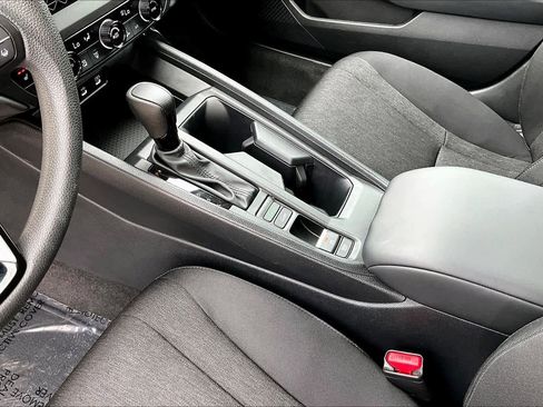 Used 2025 Honda Accord SE image 16