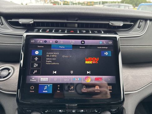 Used 2023 Jeep Grand Cherokee L Limited w/ Luxury Tech Group II image 30