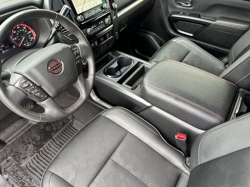 Used 2024 Nissan Titan PRO-4X image 10