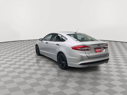 Used 2018 Ford Fusion SE FWD image 30