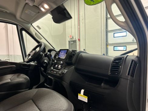 Used 2024 RAM ProMaster 2500 w/ Convenience Group FWD image 29