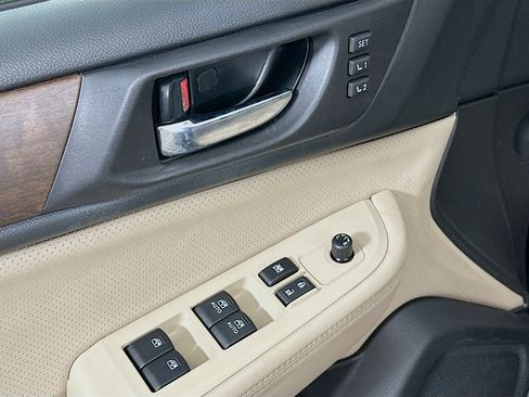 Used 2017 Subaru Outback 2.5i Limited image 15