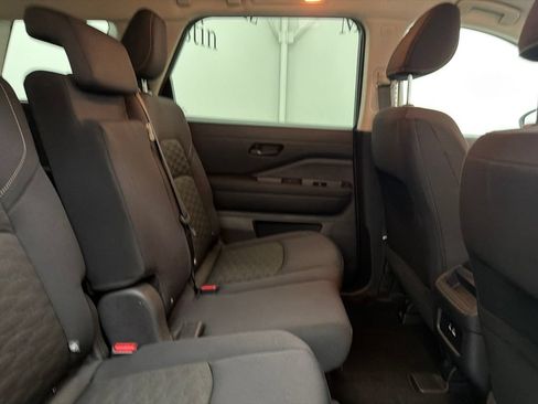 Used 2024 Nissan Pathfinder S FWD image 28
