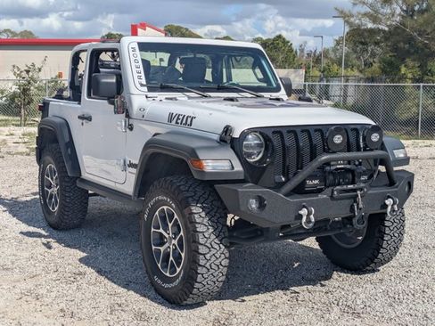 Used 2020 Jeep Wrangler Sport image 3