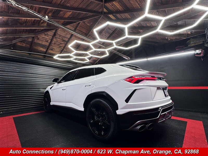 Used 2021 Lamborghini Urus AWD/4WD image 4