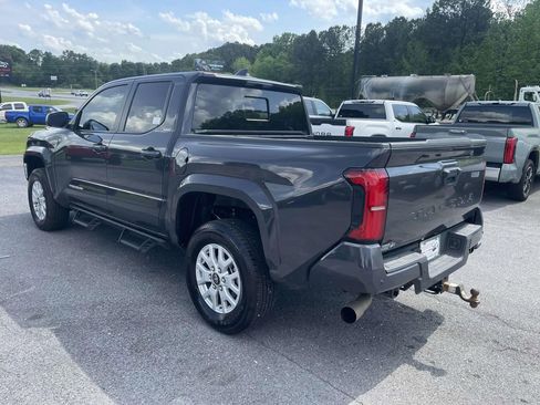 Used 2024 Toyota Tacoma SR5 w/ SR5 Upgrade Package image 5