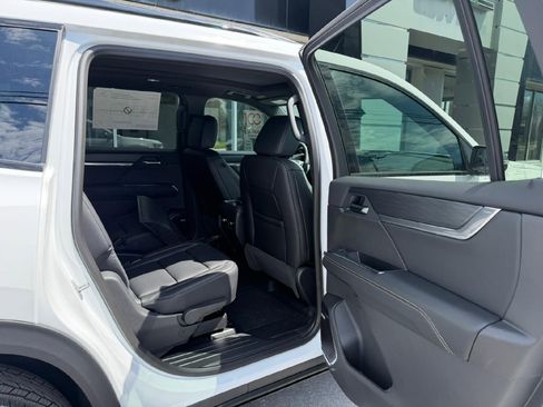 New 2026 GMC Acadia Elevation w/ Black Edition AWD/4WD image 32