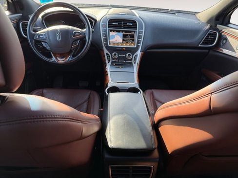 Used 2017 Lincoln MKX Reserve w/ Driver Assistance Package image 12