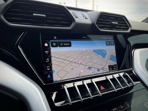 Used 2022 Lamborghini Urus image 74