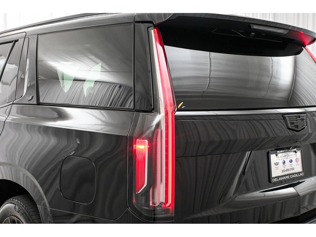 Used 2021 Cadillac Escalade Sport w/ Driver Assist Tech Package AWD/4WD image 28