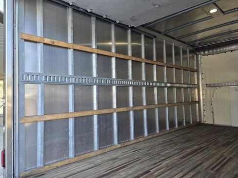 Used 2021 Ford E-450 and Econoline 450 Super Duty w/ Power Windows & Locks Group image 21