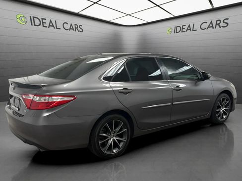 Used 2017 Toyota Camry XSE w/ Moonroof Package FWD image 5