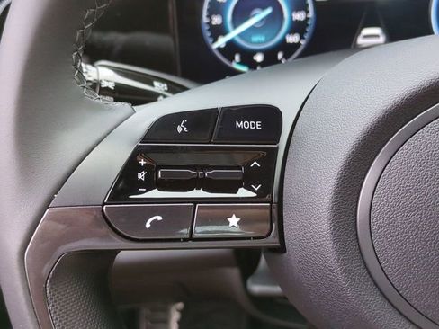 New 2025 Hyundai Elantra SEL FWD image 23