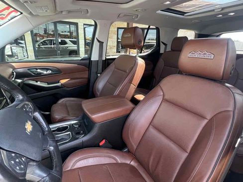 Used 2021 Chevrolet Traverse High Country FWD image 13