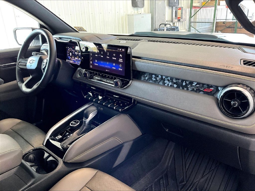 Used 2023 Chevrolet Colorado ZR2 w/ ZR2 Convenience Package III AWD/4WD image 14