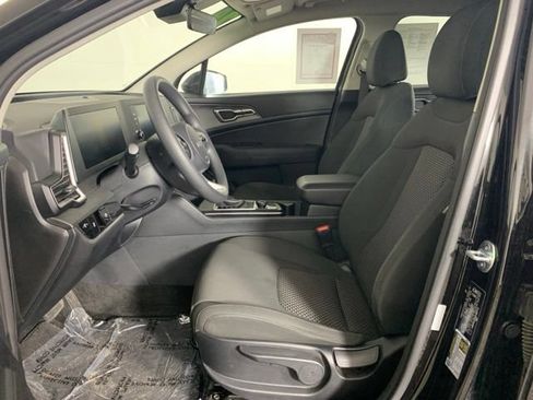 Used 2024 Kia Sportage LX AWD/4WD image 18