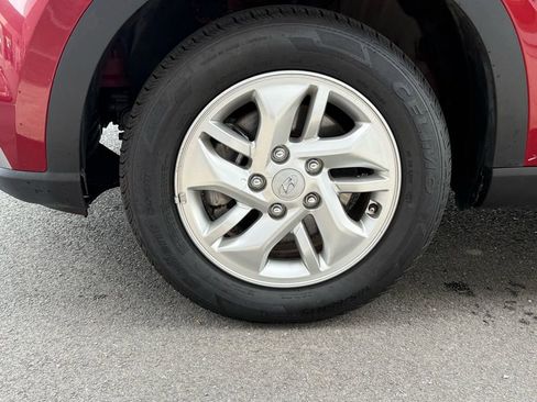 Used 2023 Hyundai Venue SE image 34