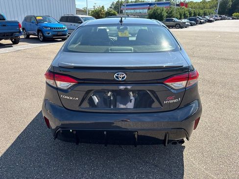 Used 2023 Toyota Corolla SE w/ SE Package FWD image 6