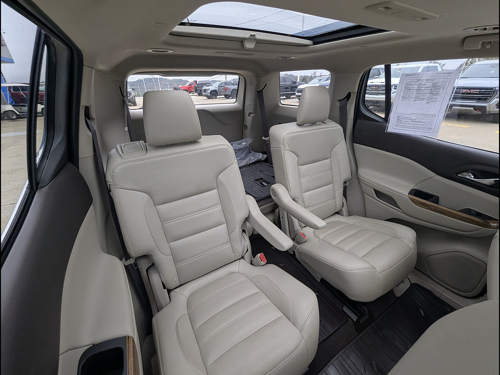 Used 2017 GMC Acadia Denali w/ Technology Package FWD image 20