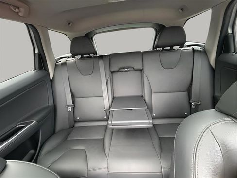 Used 2015 Volvo XC60 T5 Platinum FWD image 59