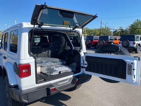 New 2025 Jeep Wrangler Sahara w/ Safety Group image 15