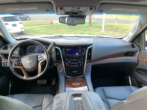 Used 2016 Cadillac Escalade Premium AWD/4WD image 13