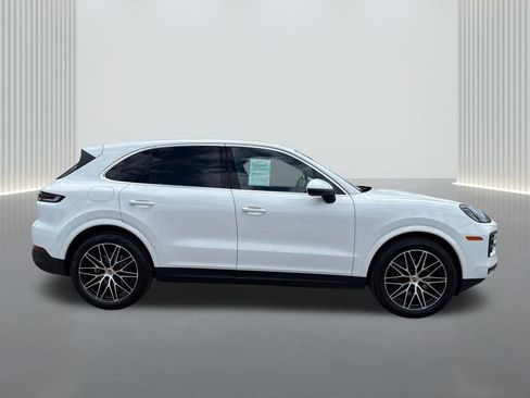 Used 2025 Porsche Cayenne AWD/4WD image 4