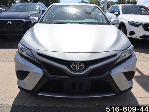 Used 2019 Toyota Camry XSE image 5