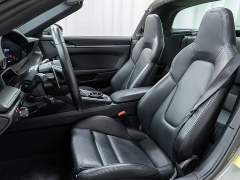 Certified 2022 Porsche 911 Targa 4 image 17