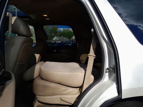 Used 2012 GMC Yukon Denali AWD/4WD image 31