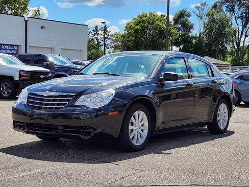 Used 2010 Chrysler Sebring Limited FWD image 7